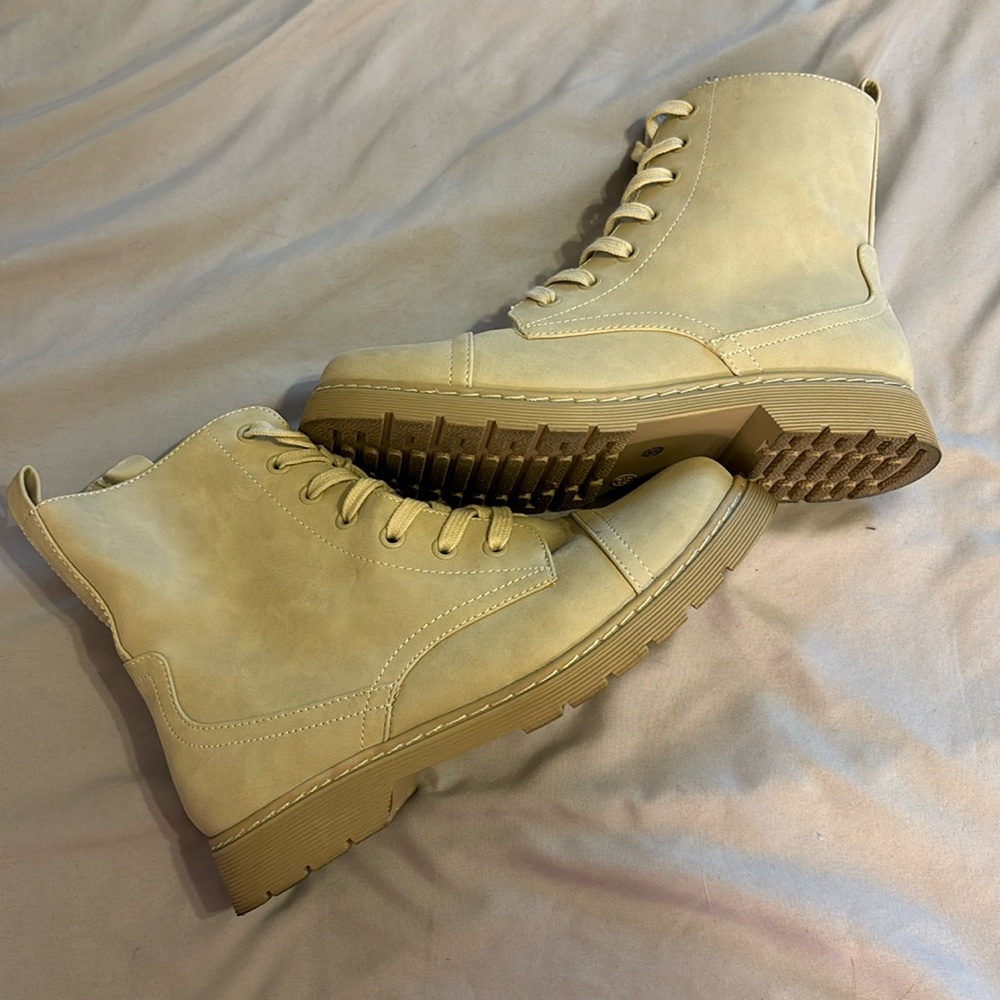 Arizona company combat boots